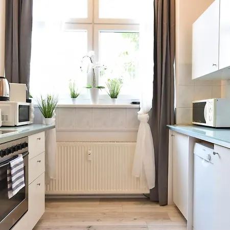 Big Place In Center With Parking Daire