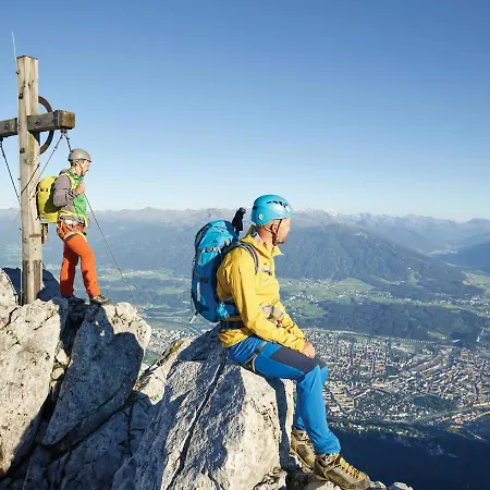 Big Place In Center With Parking